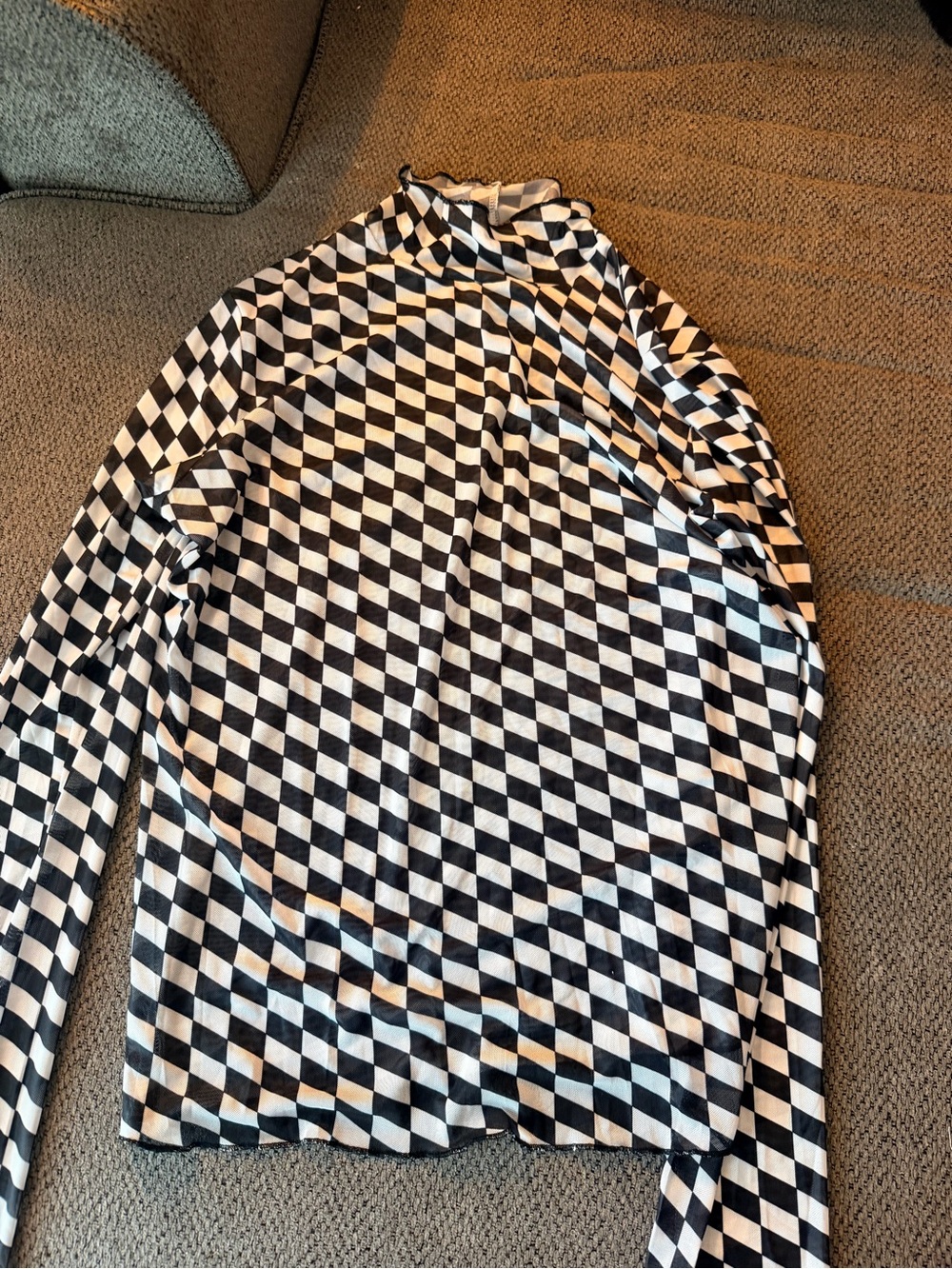 Checkerboard mesh top